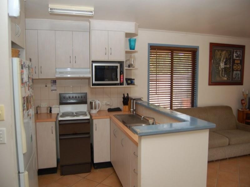 15 Beaufortia Court, Regents Park QLD 4118