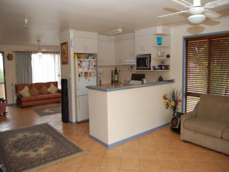 15 Beaufortia Court, Regents Park QLD 4118