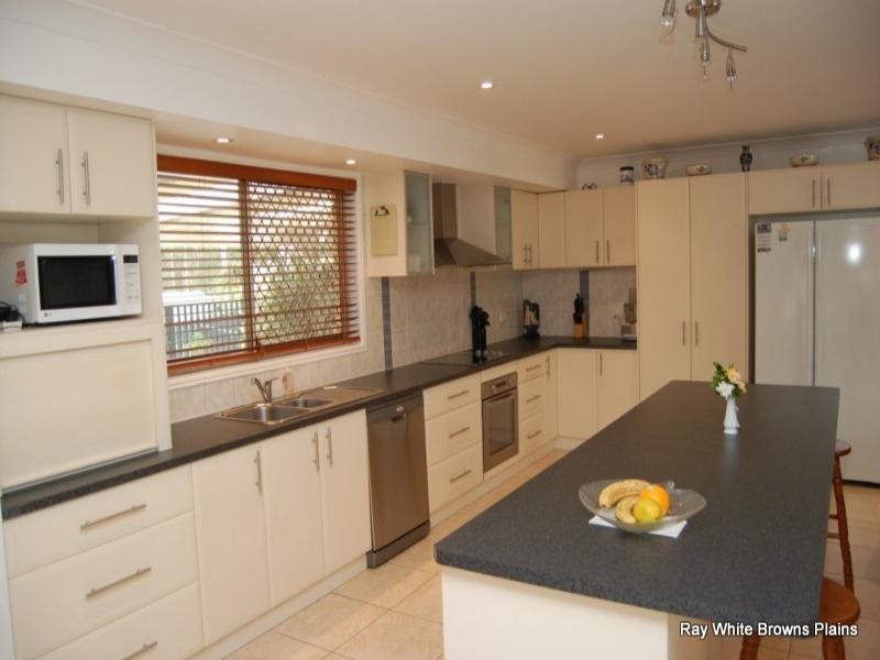 34 Madison Court, Munruben QLD 4125