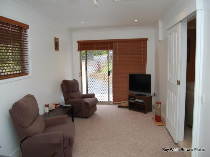 34 Madison Court, Munruben QLD 4125