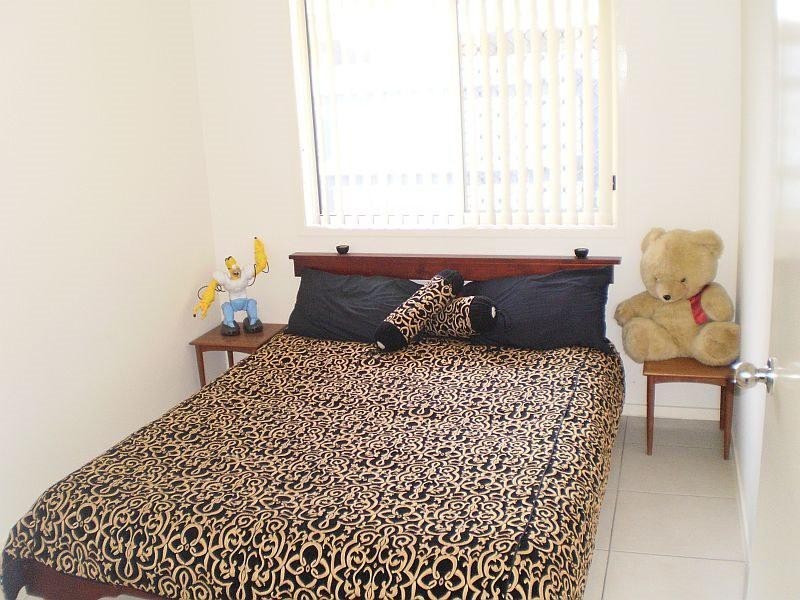 11 Pine Grove Drive, Crestmead QLD 4132