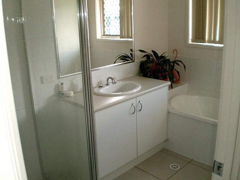 11 Pine Grove Drive, Crestmead QLD 4132