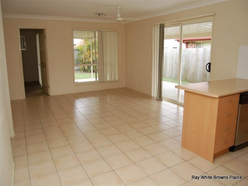 10 Clayton Court, Crestmead QLD 4132