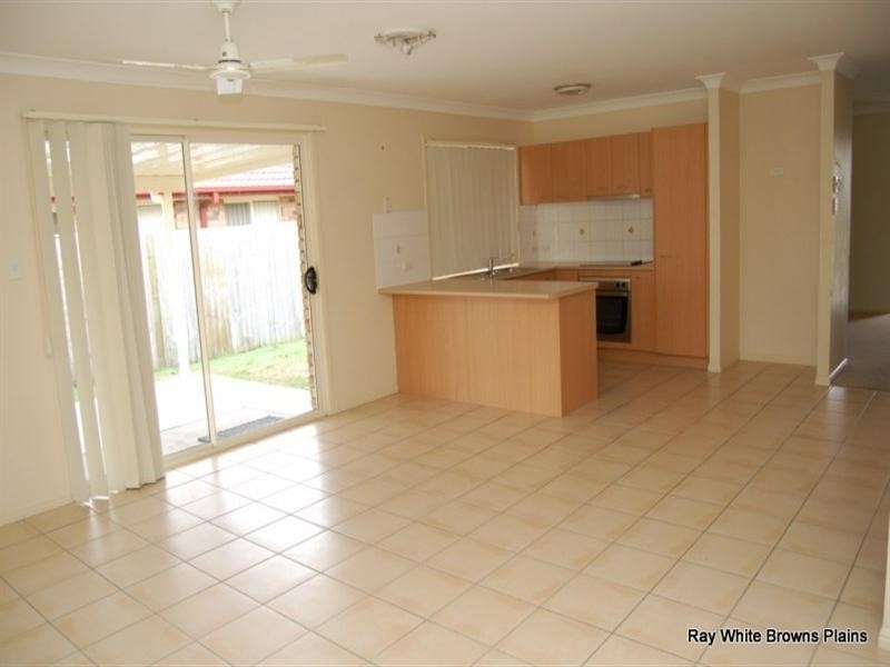10 Clayton Court, Crestmead QLD 4132