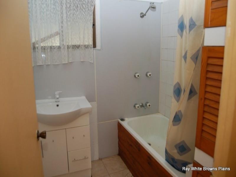 115 Farm Road, Greenbank QLD 4124