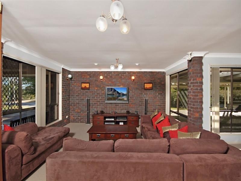 2 Avery Court, Greenbank QLD 4124