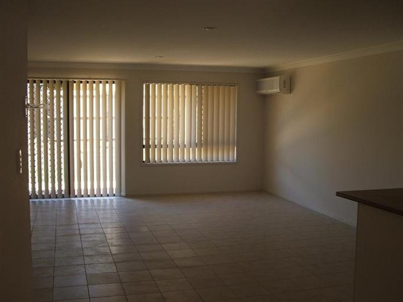 11/8 Shareece Court, Crestmead QLD 4132