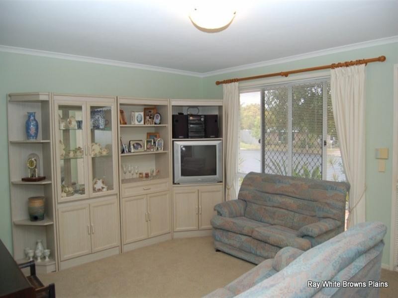 6 Redash Court, Regents Park QLD 4118