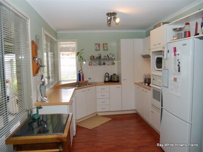 6 Redash Court, Regents Park QLD 4118