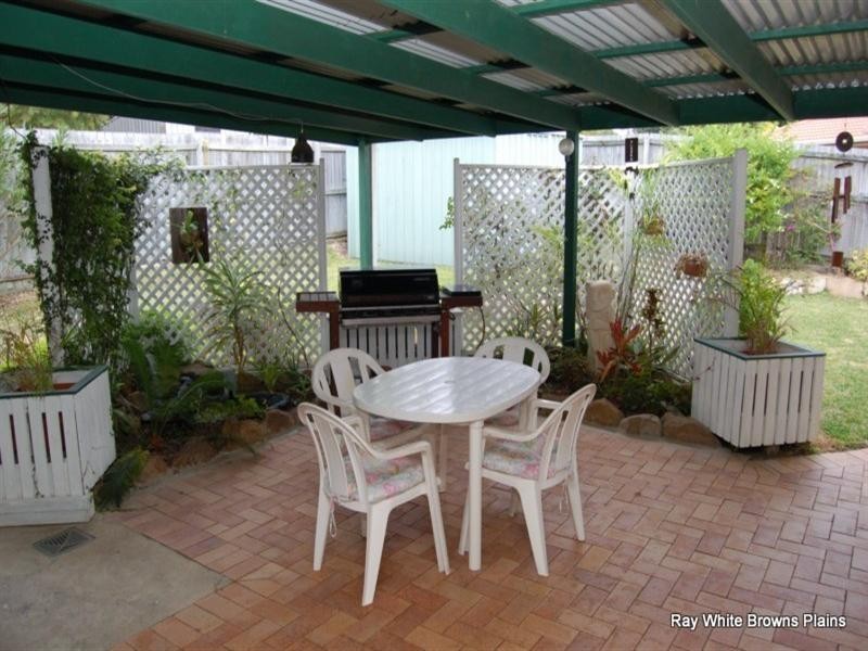 6 Redash Court, Regents Park QLD 4118