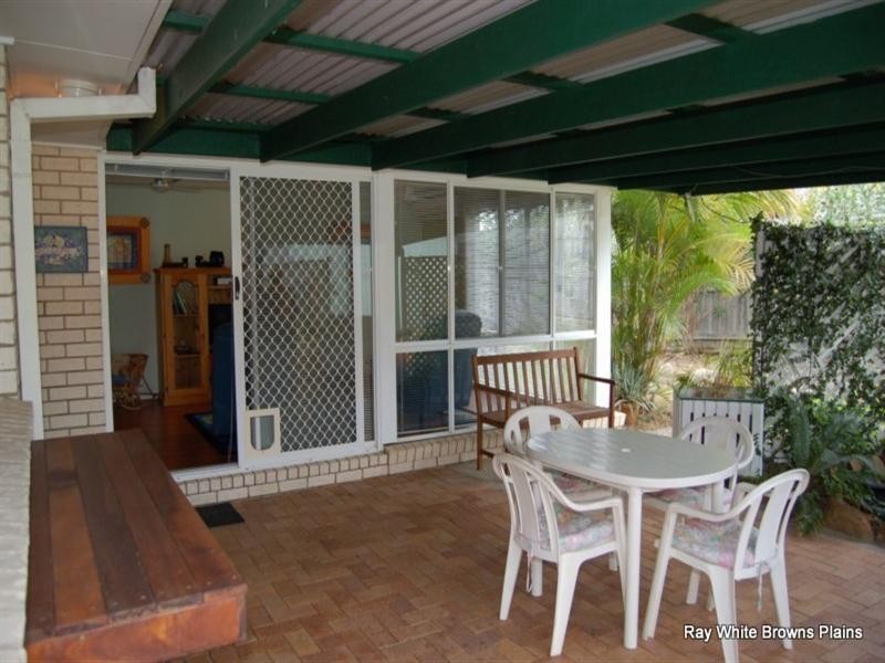 6 Redash Court, Regents Park QLD 4118