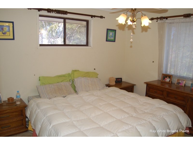 1 Watling Street, Hillcrest QLD 4118