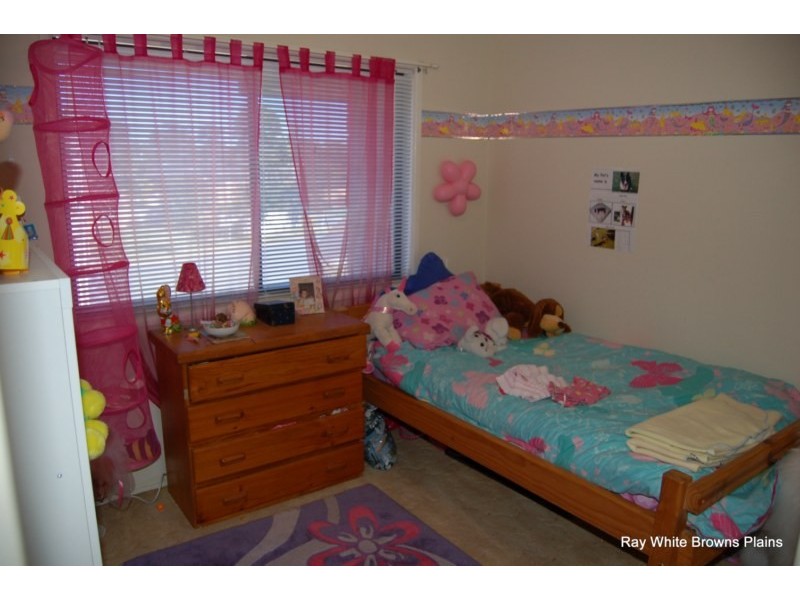 1 Watling Street, Hillcrest QLD 4118