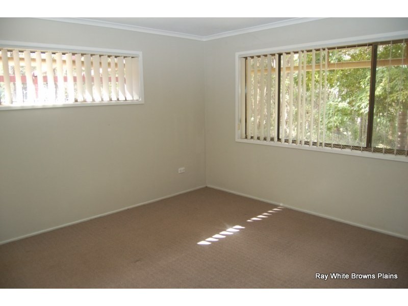 259 Clifton Drive, North Maclean QLD 4280