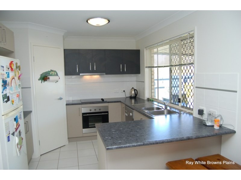 16 Blessing Place, Boronia Heights QLD 4124