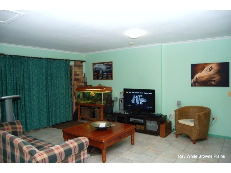 56 Bottlebrush Drive, Regents Park QLD 4118