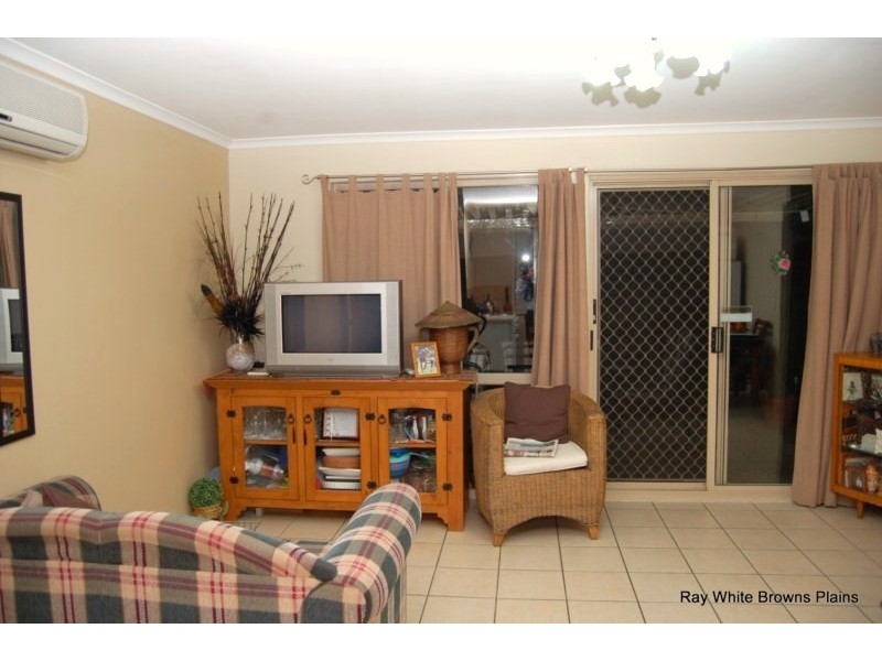 56 Bottlebrush Drive, Regents Park QLD 4118