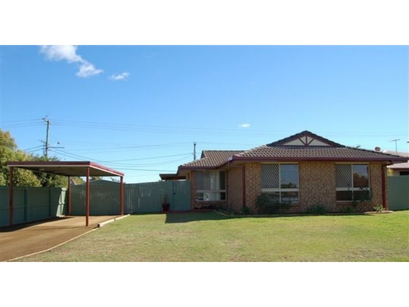 2 Hillview Drive, Hillcrest QLD 4118