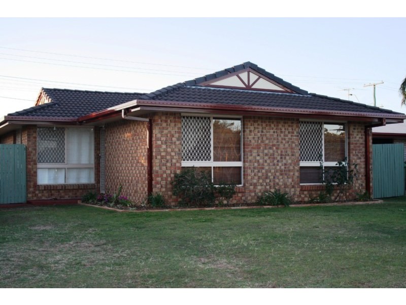 2 Hillview Drive, Hillcrest QLD 4118