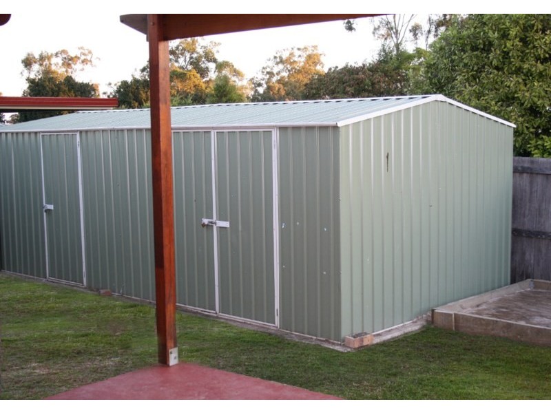 2 Hillview Drive, Hillcrest QLD 4118