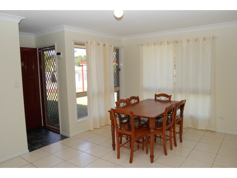 2 Hillview Drive, Hillcrest QLD 4118