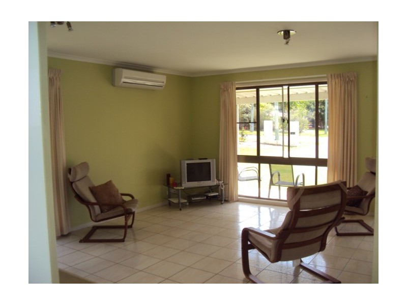 Regents Park QLD 4118