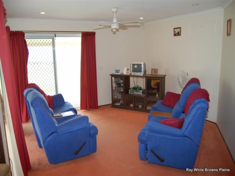 49 Owens Crescent, Regents Park QLD 4118