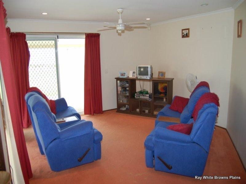 49 Owens Crescent, Regents Park QLD 4118