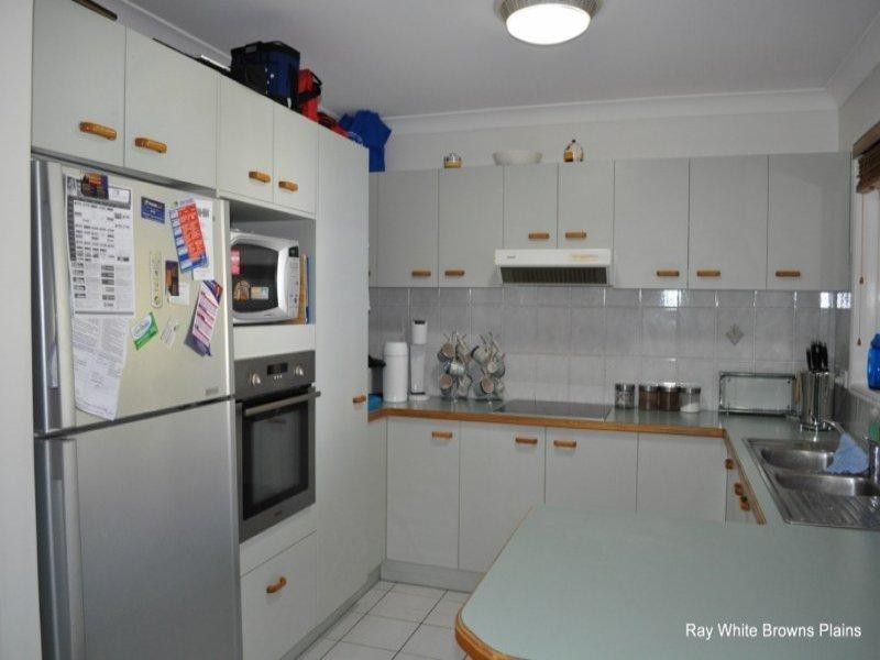 1 Rosegum Rise, Regents Park QLD 4118