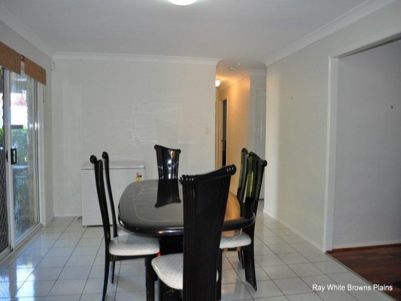 1 Rosegum Rise, Regents Park QLD 4118