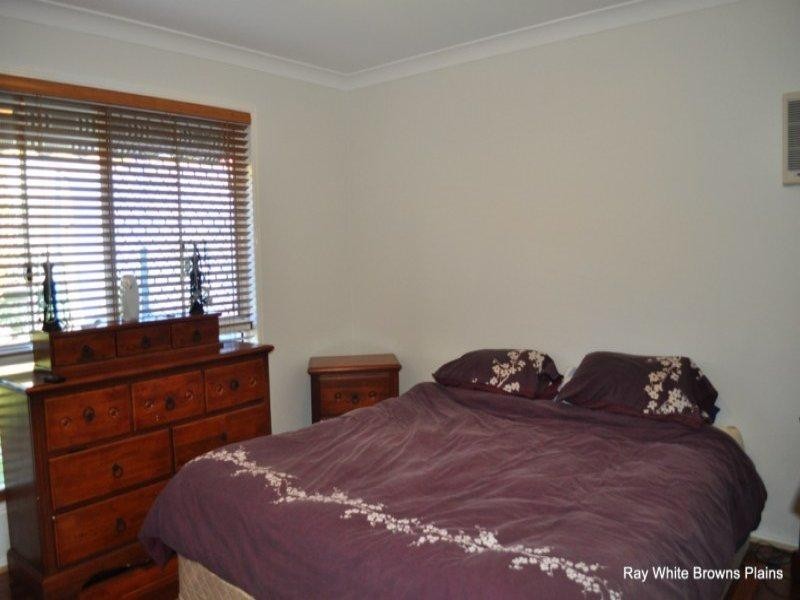 1 Rosegum Rise, Regents Park QLD 4118