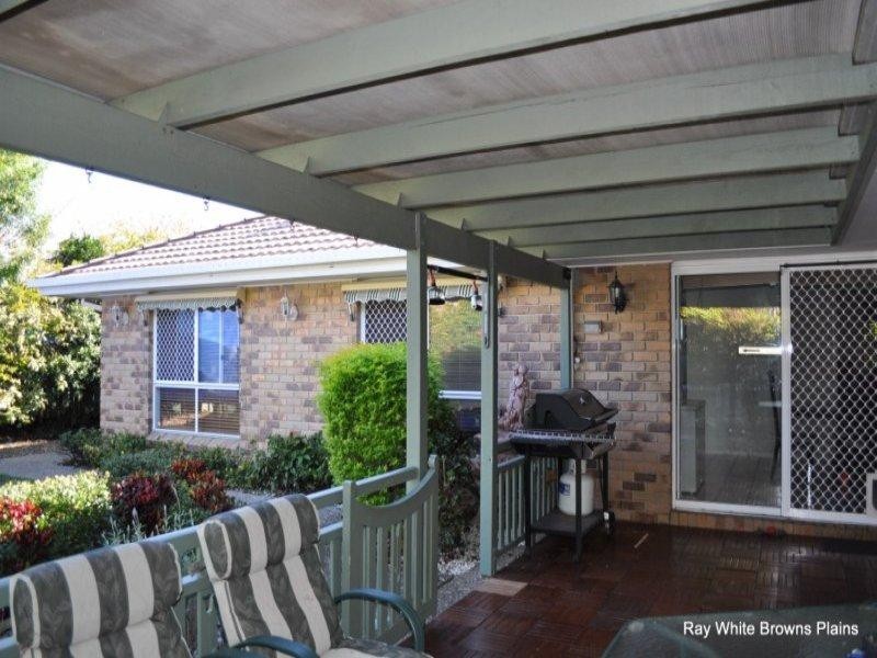 1 Rosegum Rise, Regents Park QLD 4118