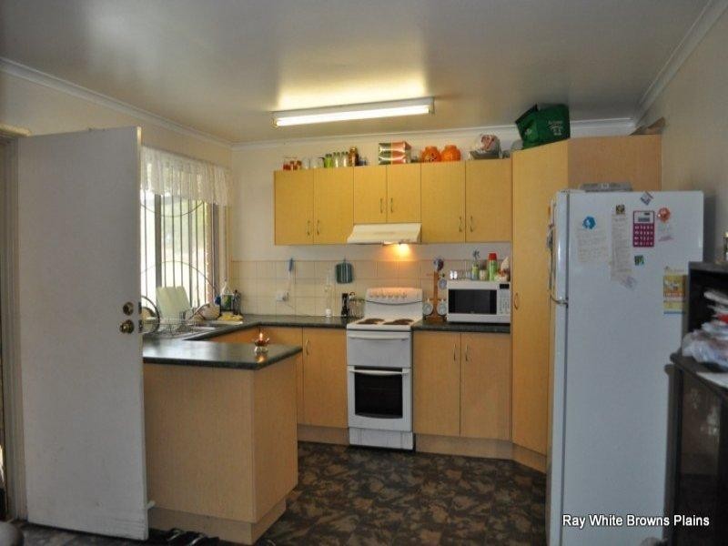 31 Green Road, Park Ridge QLD 4125