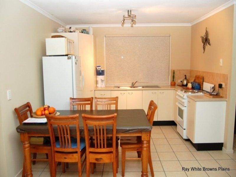 56 Bottlebrush Drive, Regents Park QLD 4118