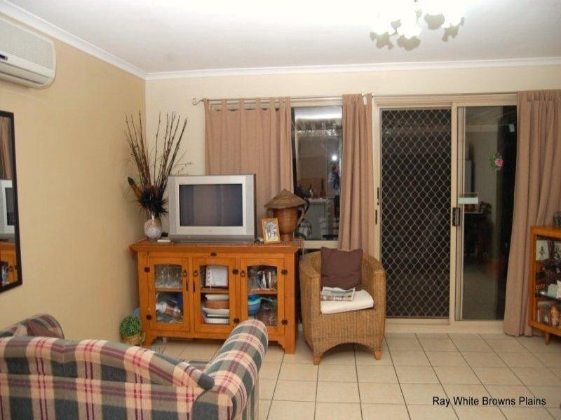 56 Bottlebrush Drive, Regents Park QLD 4118