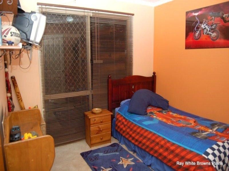 56 Bottlebrush Drive, Regents Park QLD 4118