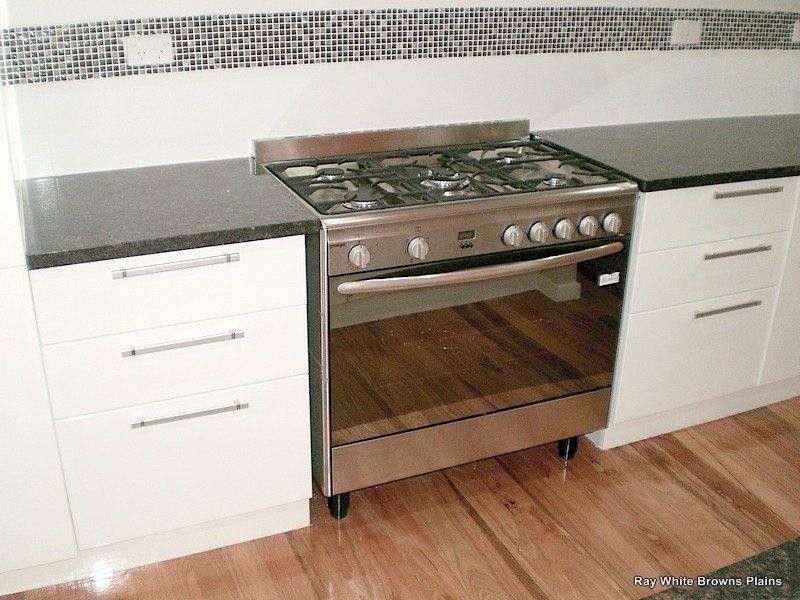 6 Denver Grove, Regents Park QLD 4118