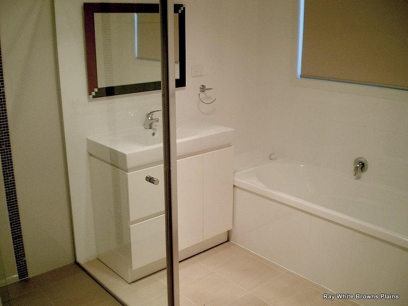 6 Denver Grove, Regents Park QLD 4118