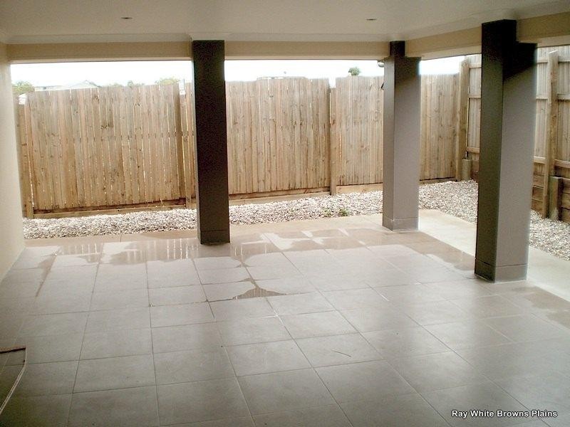 6 Denver Grove, Regents Park QLD 4118