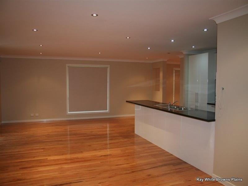 6 Denver Grove, Regents Park QLD 4118