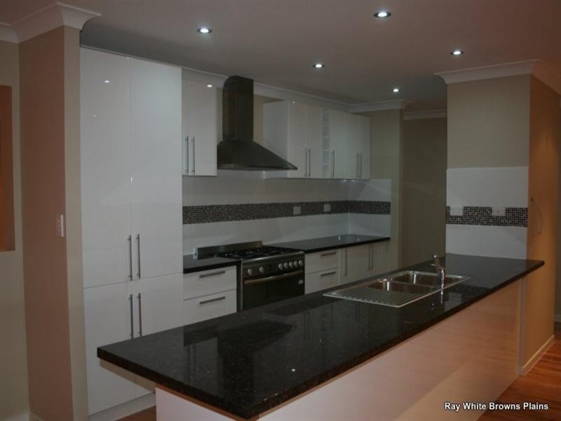 6 Denver Grove, Regents Park QLD 4118