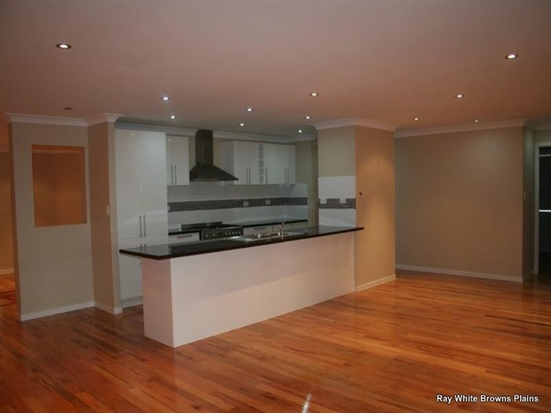 6 Denver Grove, Regents Park QLD 4118