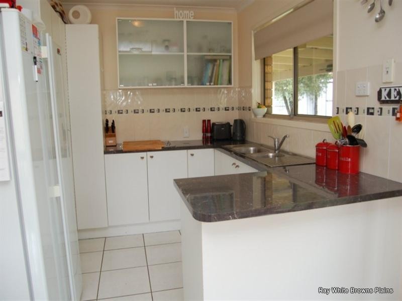 36 Dorachus Drive, Regents Park QLD 4118