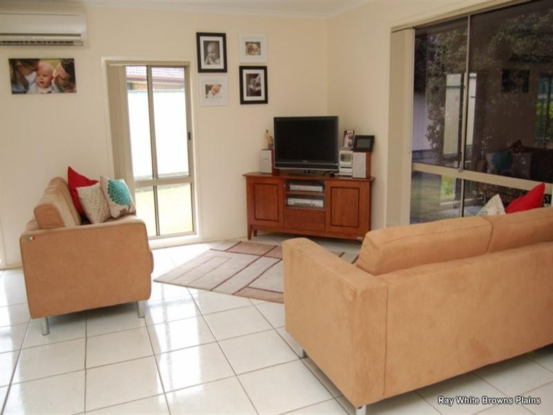 36 Dorachus Drive, Regents Park QLD 4118