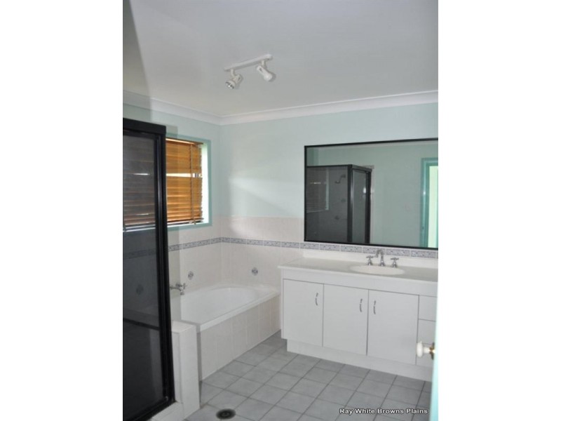 37 Gordonia Drive, Regents Park QLD 4118