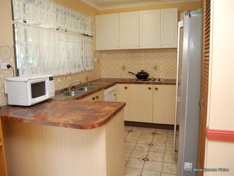 1 Matson Avenue, Regents Park QLD 4118