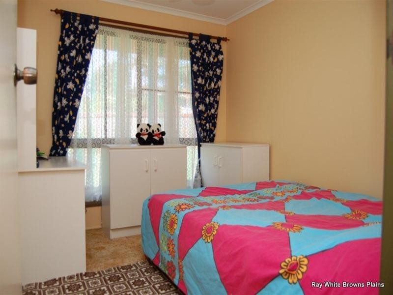 1 Matson Avenue, Regents Park QLD 4118