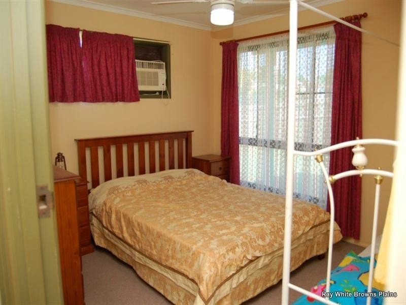 1 Matson Avenue, Regents Park QLD 4118