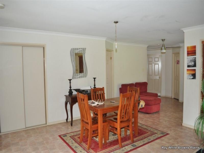 18 Park Close, Hillcrest QLD 4118