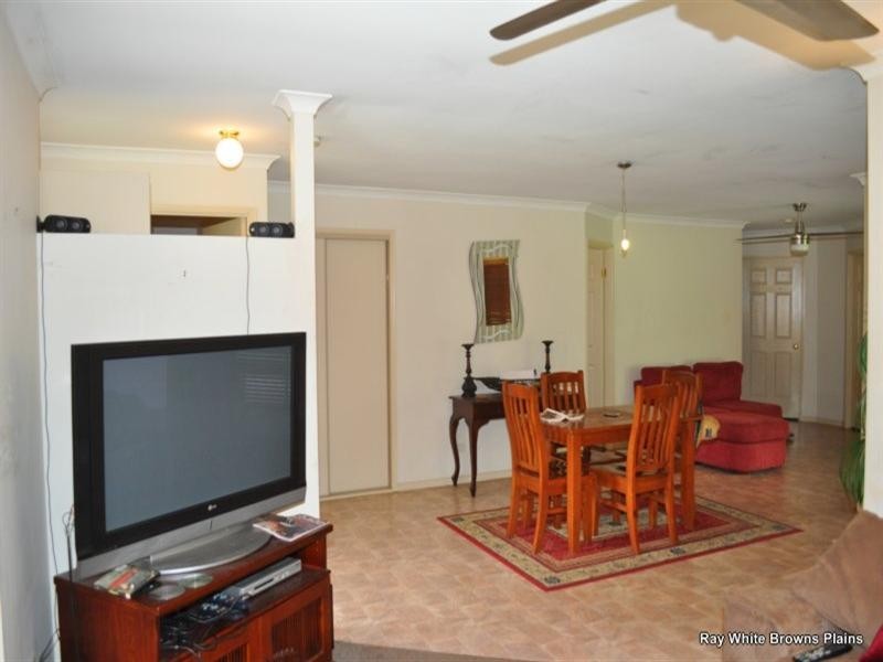 18 Park Close, Hillcrest QLD 4118